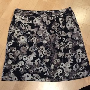 Banana Republic skirt size 4